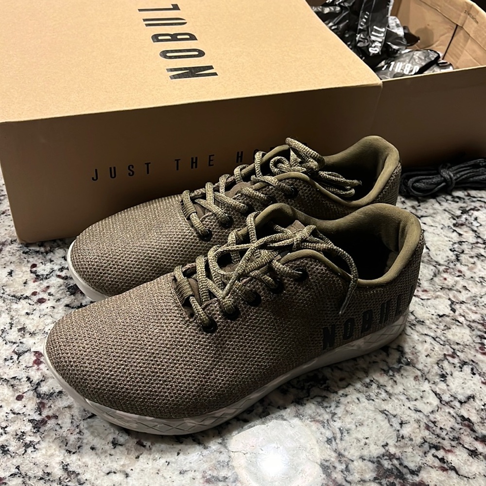 Barely worn NoBull Trainers! M 9.5 | W 11